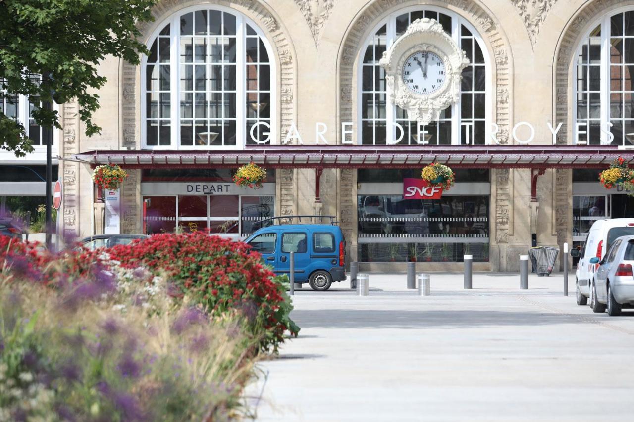 Appartement Cozy Avec Stationnement Gratuit Saint-André-les-Vergers Zewnętrze zdjęcie